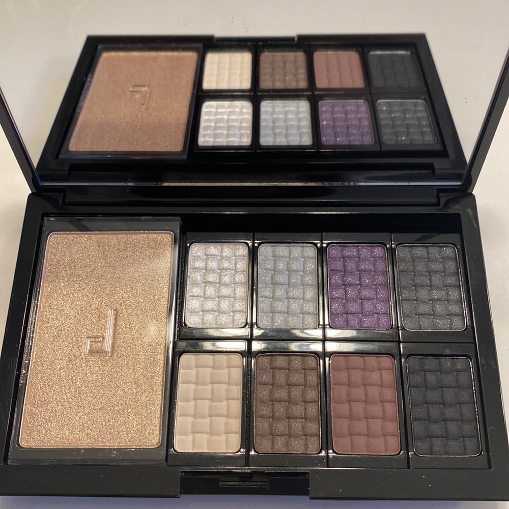 NWOT Doucce Freematic Eyeshadow Pro Palette, Smokey Eye Finish
